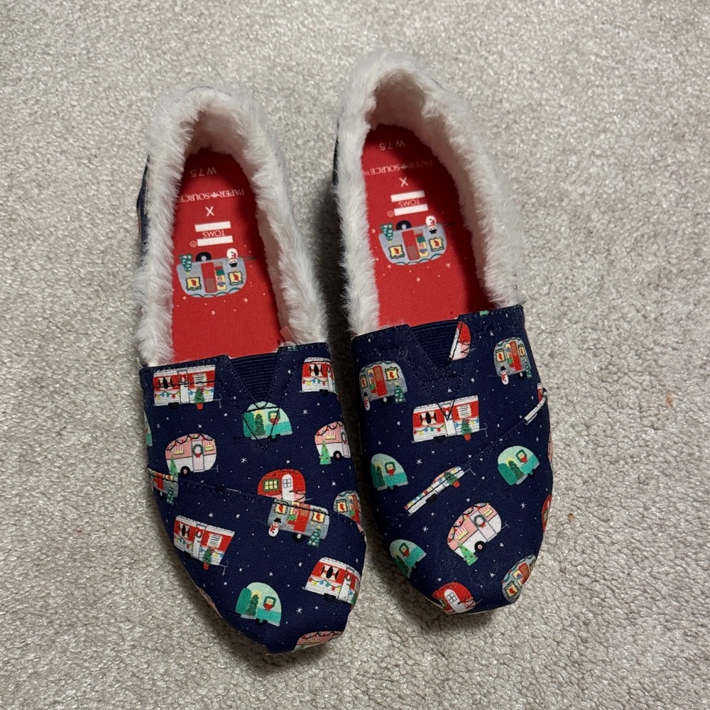 Toms Paper Source Christmas collab NEW size 7.5